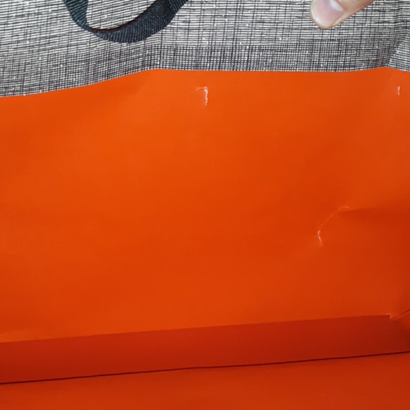 Gucci Limited Edition Paperbag - Picture 15 of 16